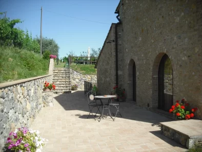 06-1_a067a849a54b4c651682a9cdbcbe95ea