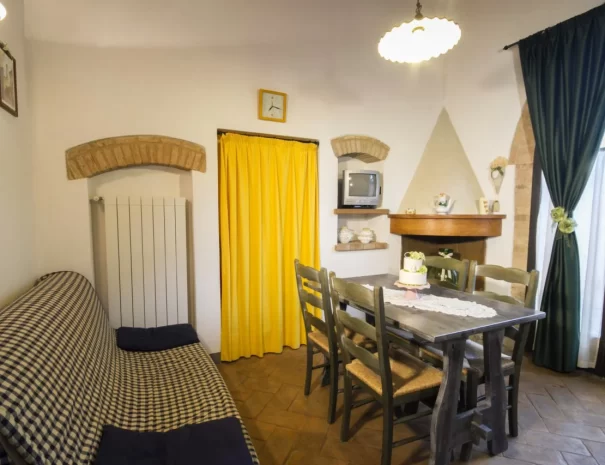 15_0387a03e7cdb6dc41d1656e62354f70a